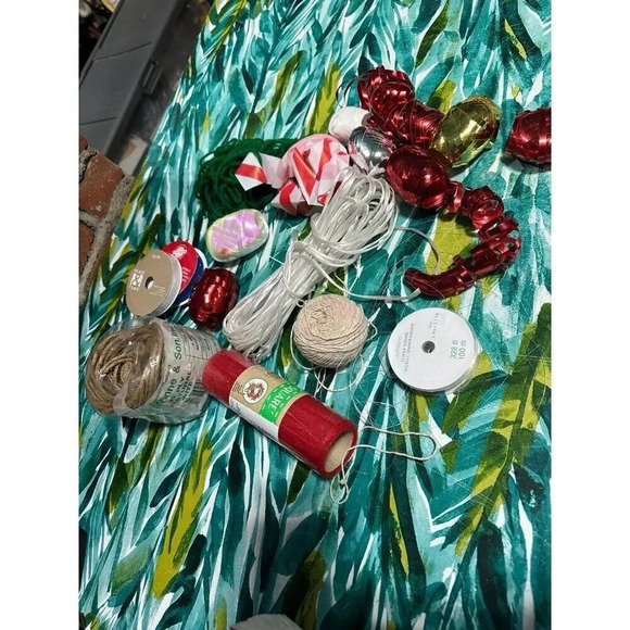 Lot of Arts & Crafts ribbon & string - Picture 1 of 8